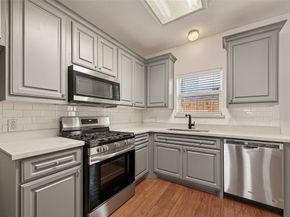 218 Plaza Del Sol Park, Houston TX 77020