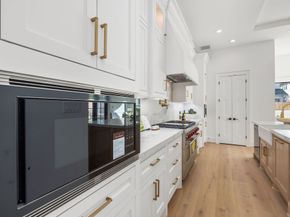 1439 Martin Street, Houston TX 77018