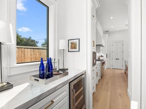 1439 Martin Street, Houston TX 77018