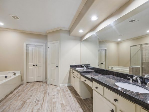 2063 Spring Cedar Lane, Houston TX 77077