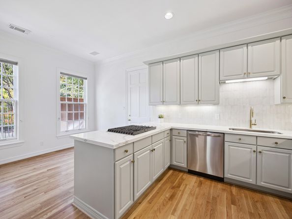 3388 Maroneal Street, Houston TX 77025