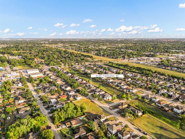 5535 N Tidewater Drive, Houston TX 77085