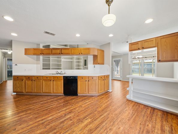 2302 Old Oak Lane, Kingwood TX 77339