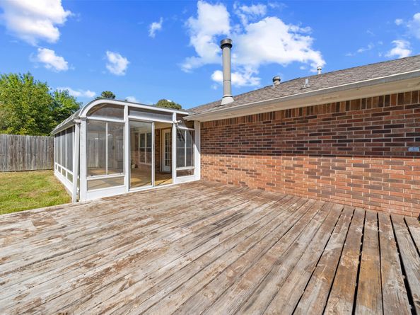 2302 Old Oak Lane, Kingwood TX 77339