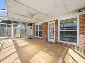 2302 Old Oak Lane, Kingwood TX 77339