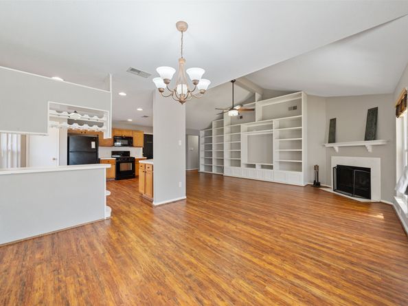 2302 Old Oak Lane, Kingwood TX 77339