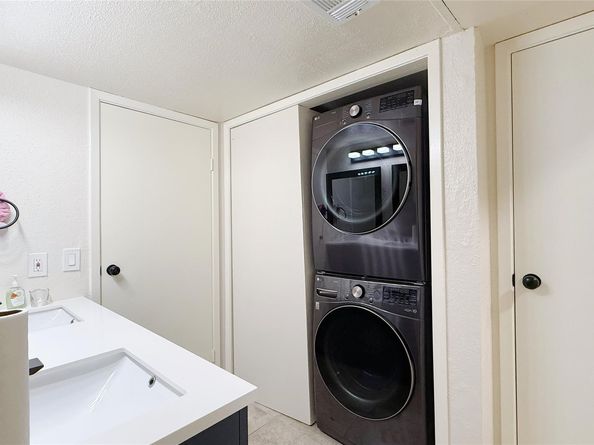 9809 Richmond Avenue C13, Houston TX 77042