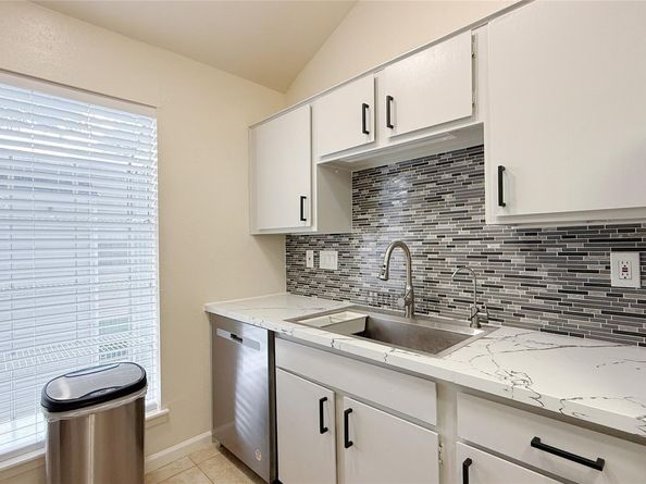 9809 Richmond Avenue C13, Houston TX 77042