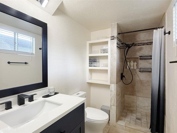 9809 Richmond Avenue C13, Houston TX 77042