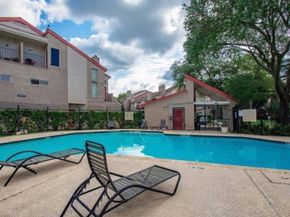 10855 Meadowglen Lane 901, Houston TX 77042