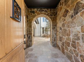 38 N Player Manor Circle, The Woodlands TX 77382