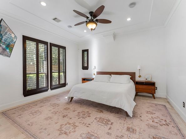 38 N Player Manor Circle, The Woodlands TX 77382