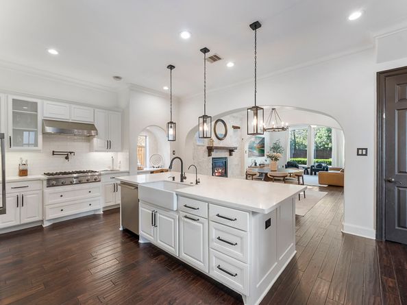 38 N Player Manor Circle, The Woodlands TX 77382