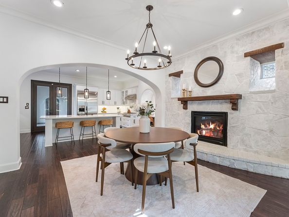 38 N Player Manor Circle, The Woodlands TX 77382