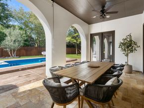 38 N Player Manor Circle, The Woodlands TX 77382