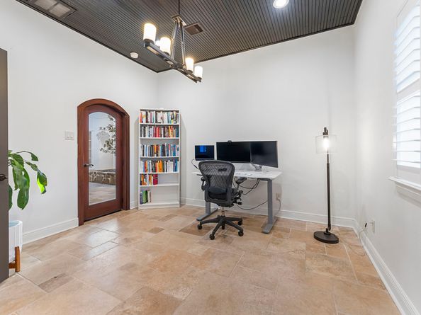 38 N Player Manor Circle, The Woodlands TX 77382