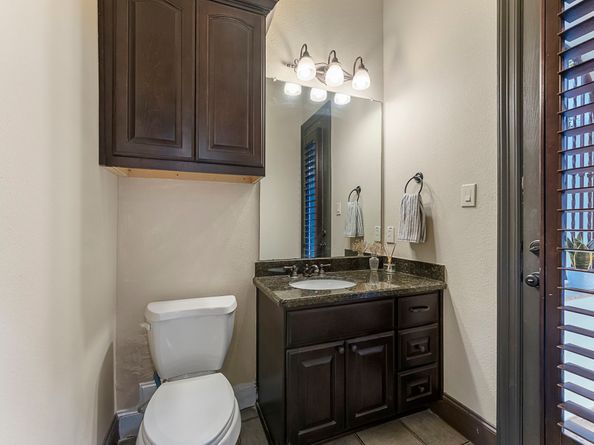 38 N Player Manor Circle, The Woodlands TX 77382