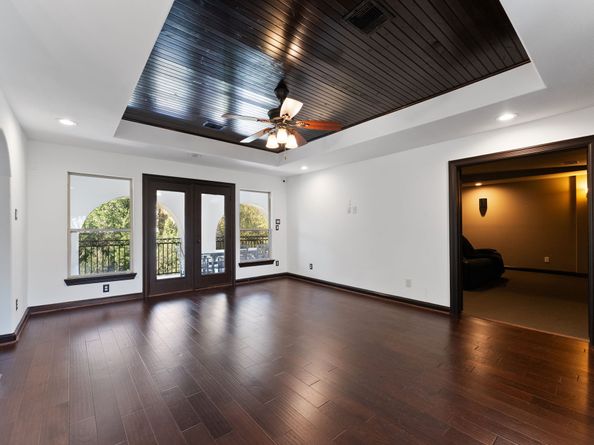 38 N Player Manor Circle, The Woodlands TX 77382