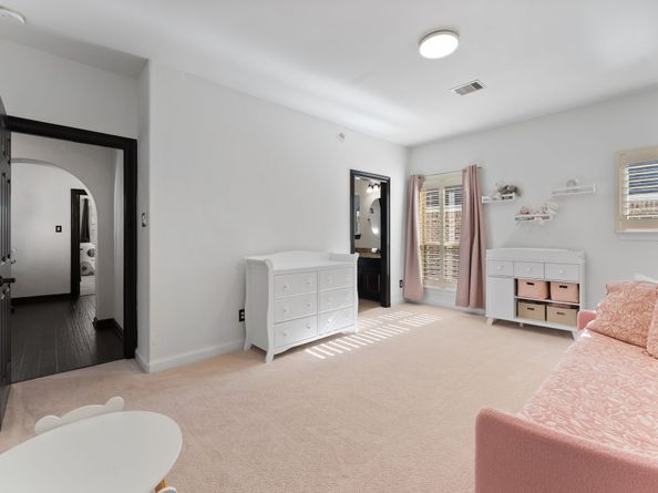 38 N Player Manor Circle, The Woodlands TX 77382