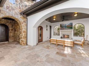 38 N Player Manor Circle, The Woodlands TX 77382