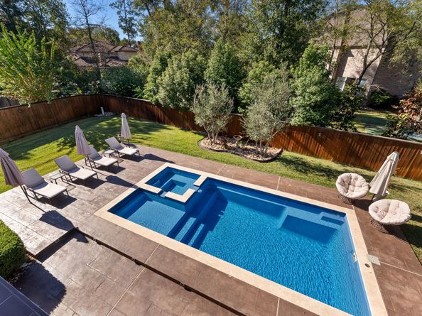 38 N Player Manor Circle, The Woodlands TX 77382