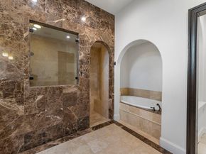 38 N Player Manor Circle, The Woodlands TX 77382