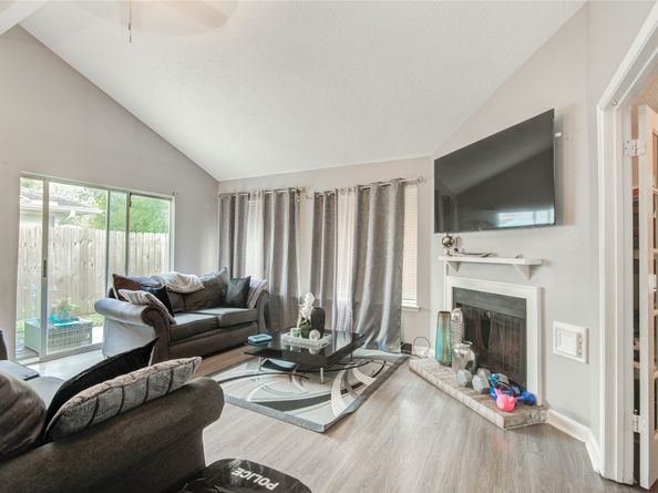 7222 Londres Drive, Houston TX 77083