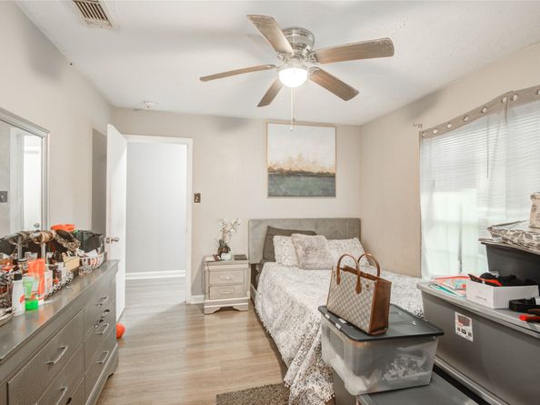 7222 Londres Drive, Houston TX 77083