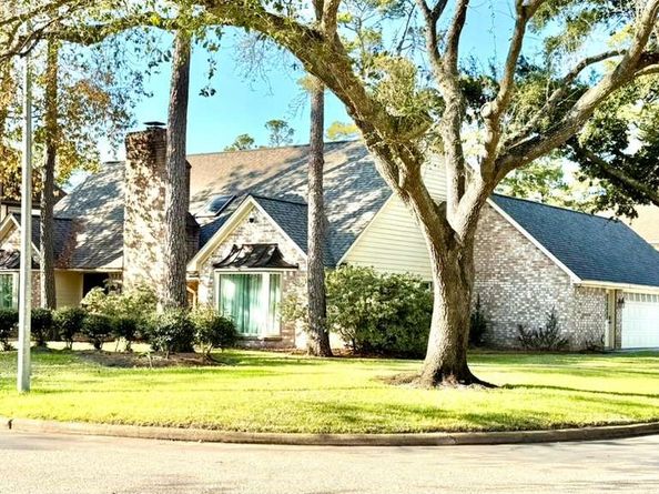 12302 Moorcreek Drive, Houston TX 77070