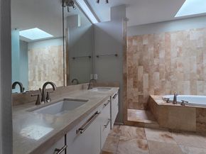 1107 W 17th Street, Houston TX 77008