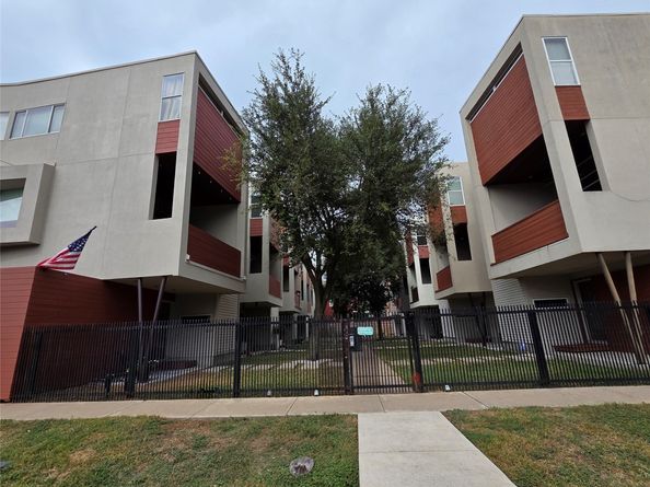 1107 W 17th Street, Houston TX 77008