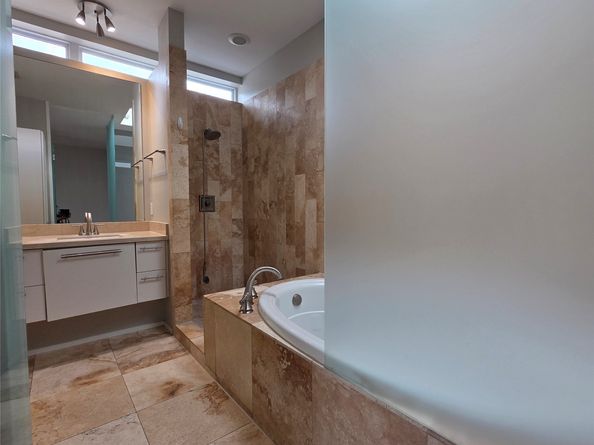 1107 W 17th Street, Houston TX 77008