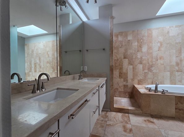 1107 W 17th Street, Houston TX 77008