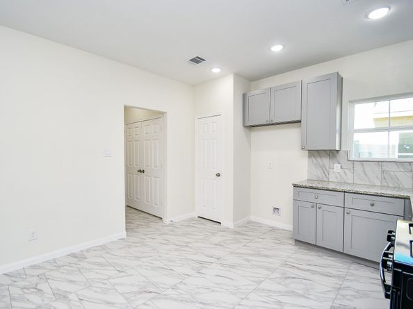 12202 HEATHER FLOWER Lane, Houston TX 77014