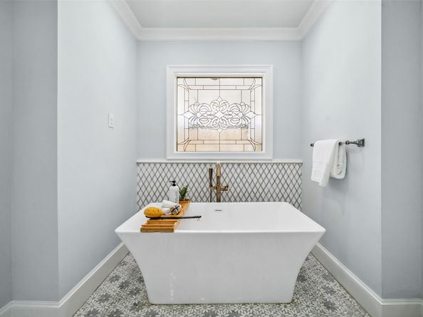 1114 W Cottage Street, Houston TX 77009