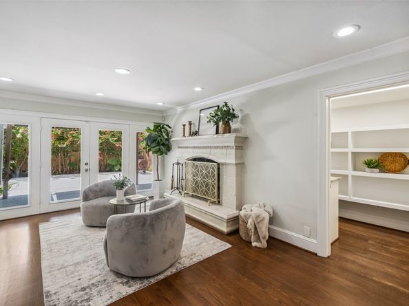 1114 W Cottage Street, Houston TX 77009