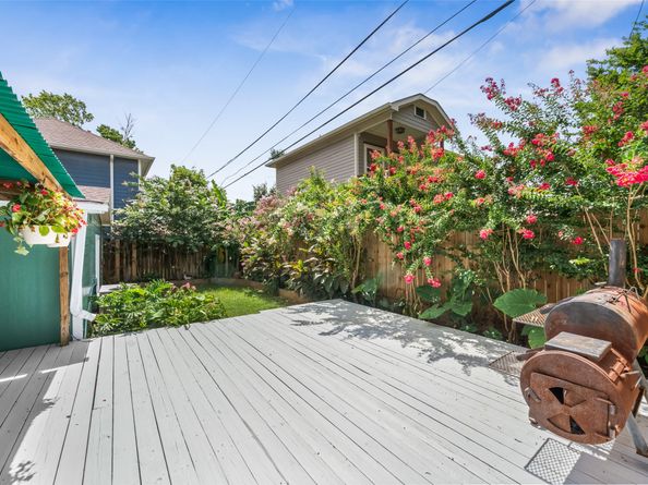 1114 W Cottage Street, Houston TX 77009