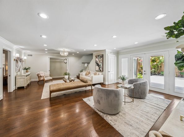 1114 W Cottage Street, Houston TX 77009