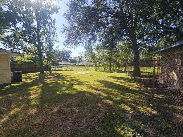 10101 Rebel Road, Houston TX 77016