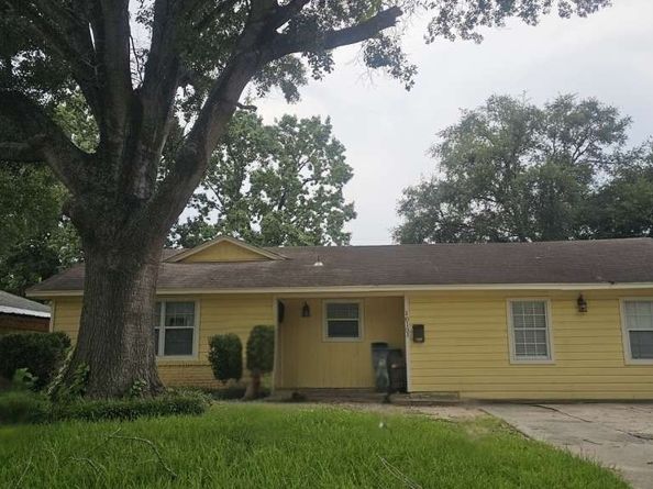 10101 Rebel Road, Houston TX 77016