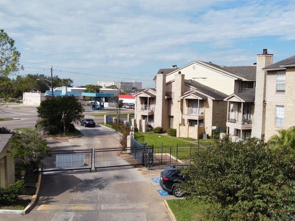 10101 S Gessner Road 912, Houston TX 77071