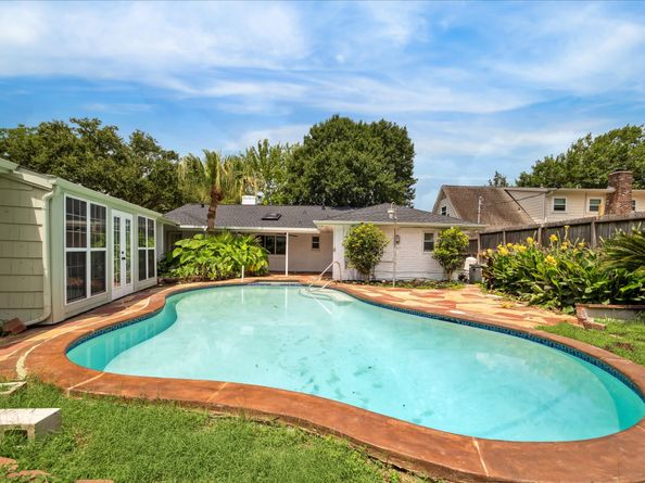 9711 Braewick Drive, Houston TX 77096