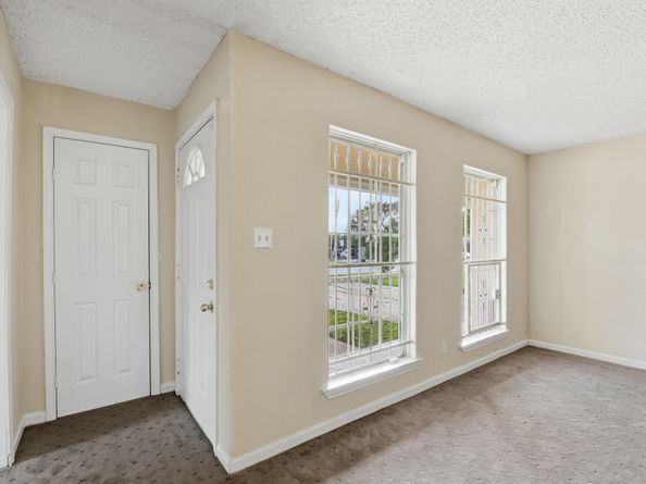 535 Edgebrook Drive, Houston TX 77034