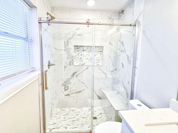 415 Sevenhampton Lane, Houston TX 77015