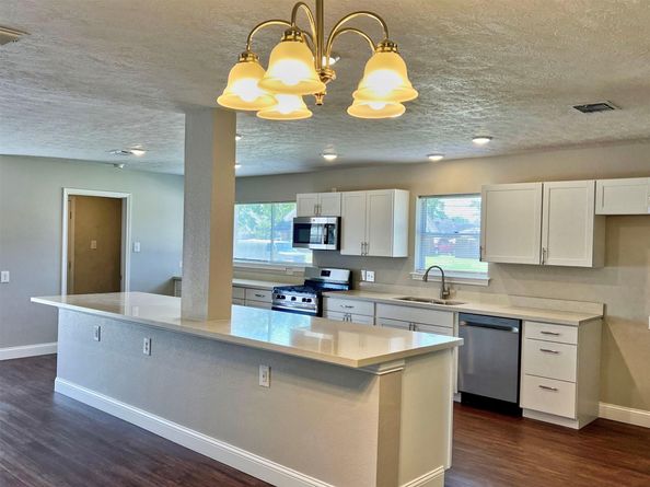 415 Sevenhampton Lane, Houston TX 77015