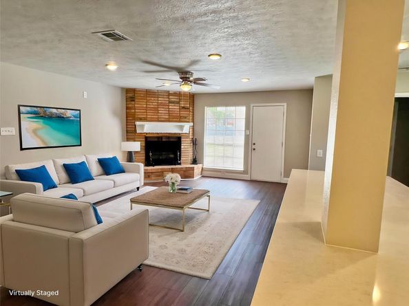 415 Sevenhampton Lane, Houston TX 77015