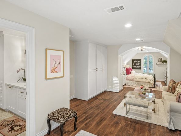 2207 Longmire Road, Conroe TX 77304