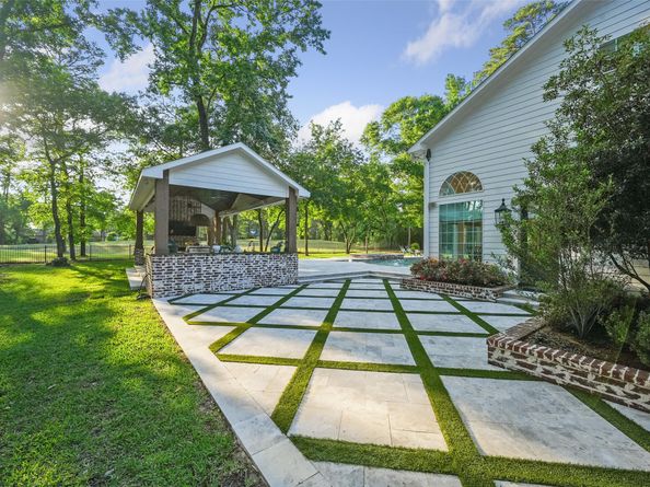 2207 Longmire Road, Conroe TX 77304