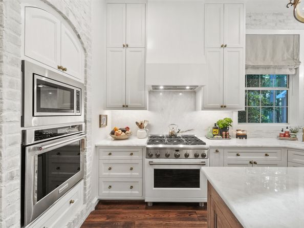 2207 Longmire Road, Conroe TX 77304