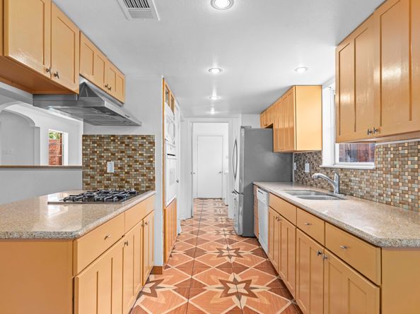 8918 Grape Street, Houston TX 77036